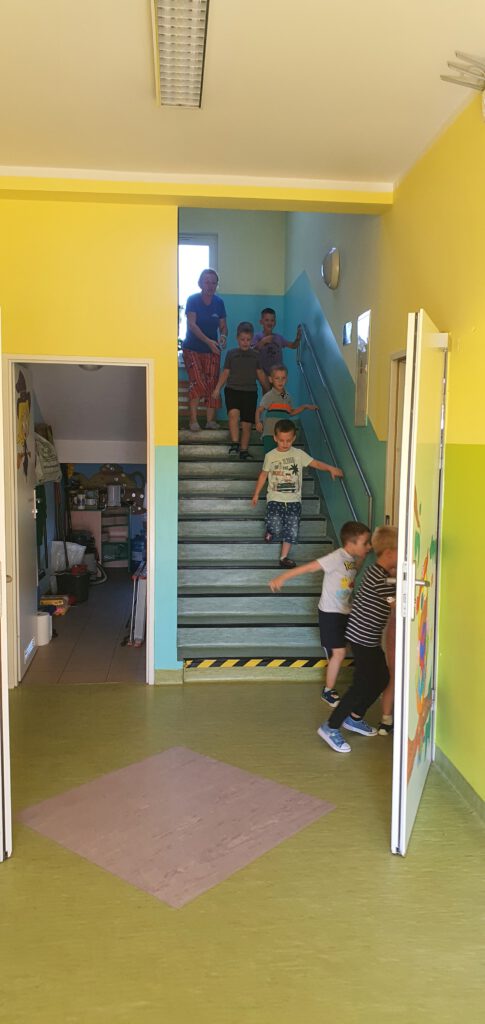 ewakuacja dzieci z przedszkola